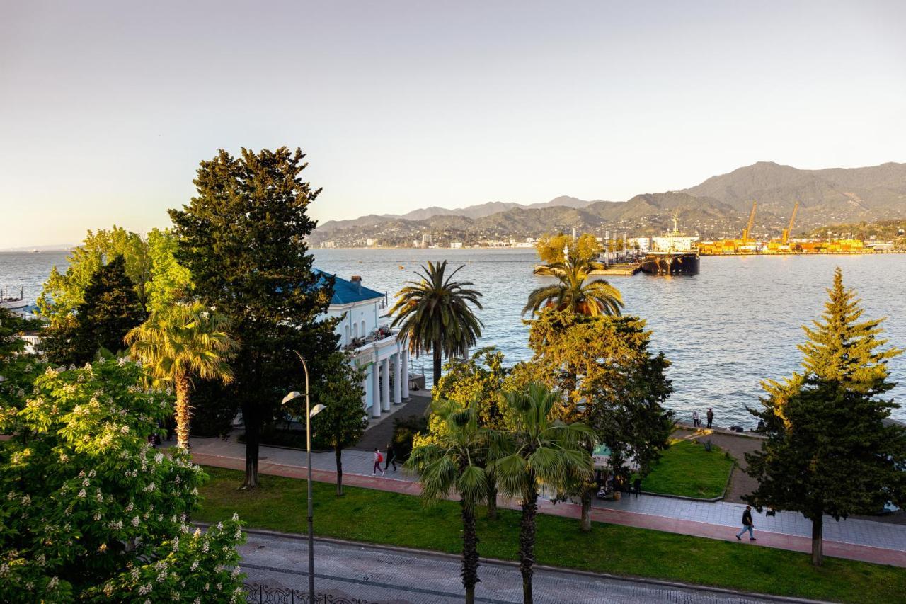 Le Port Boutique Apart Hotel Batumi Exterior photo