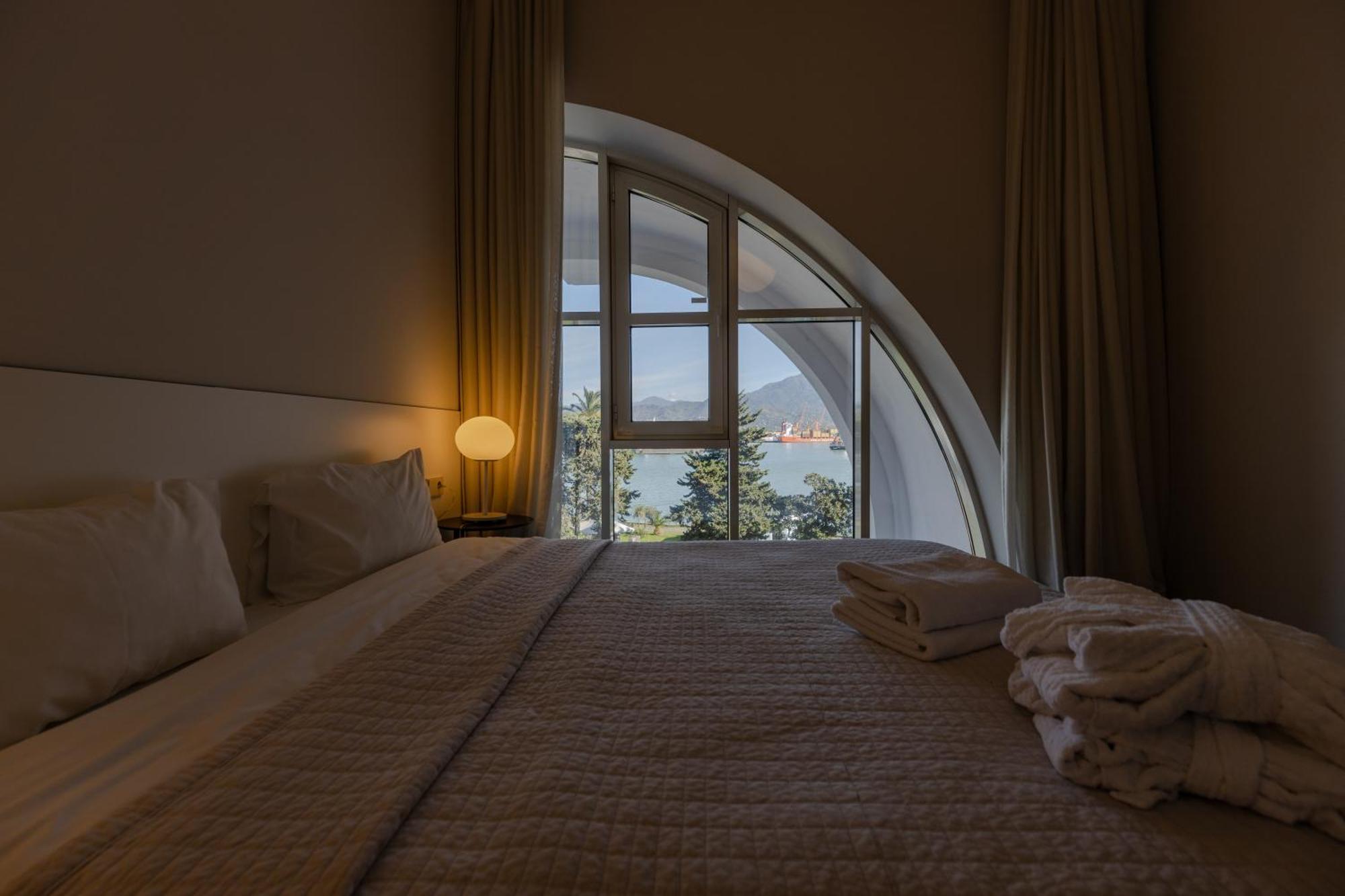 Le Port Boutique Apart Hotel Batumi Exterior photo
