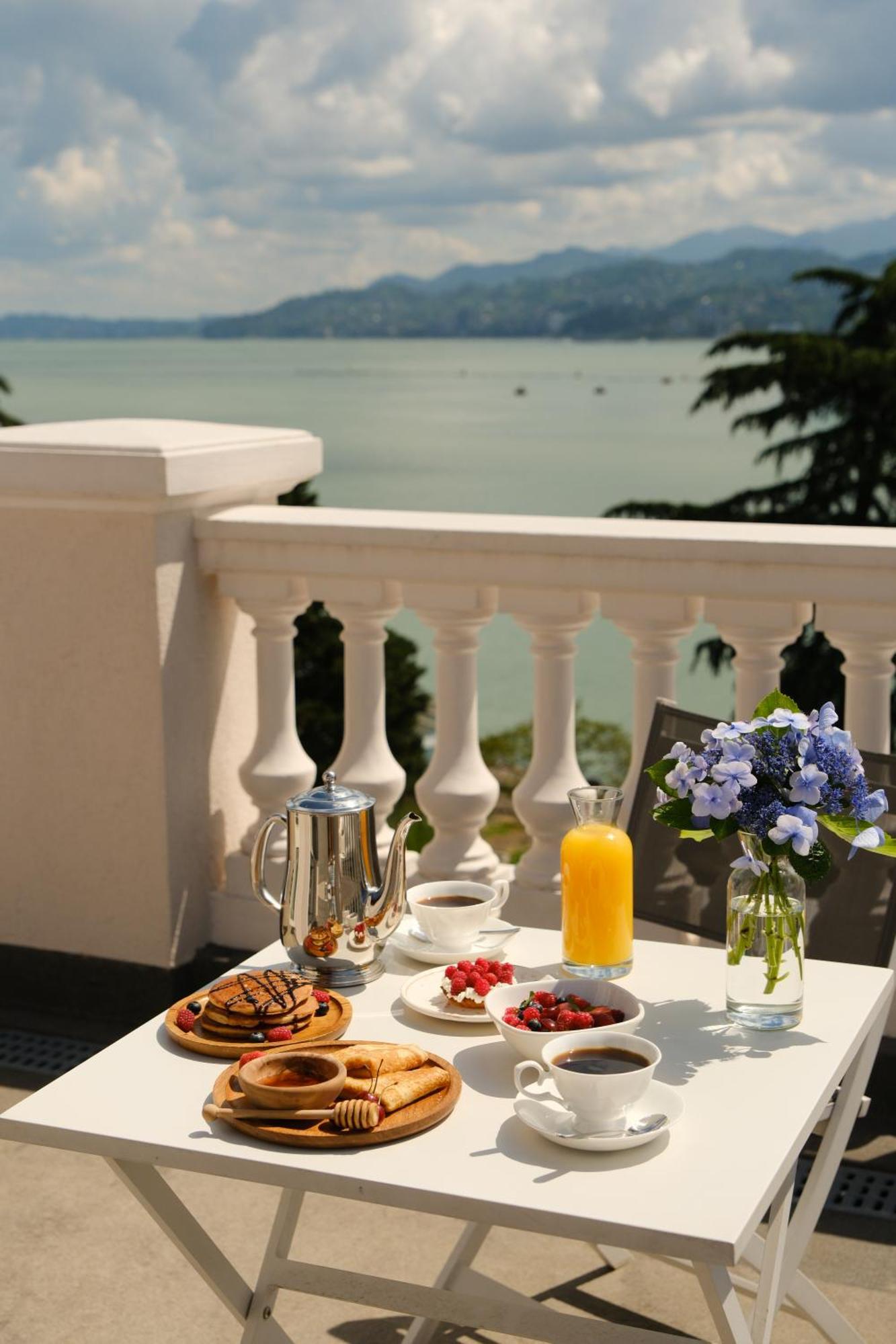 Le Port Boutique Apart Hotel Batumi Exterior photo