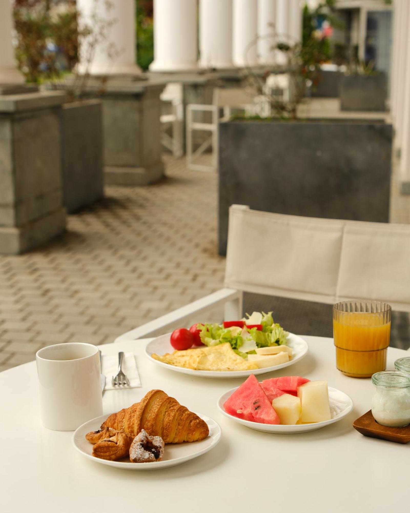 Le Port Boutique Apart Hotel Batumi Exterior photo
